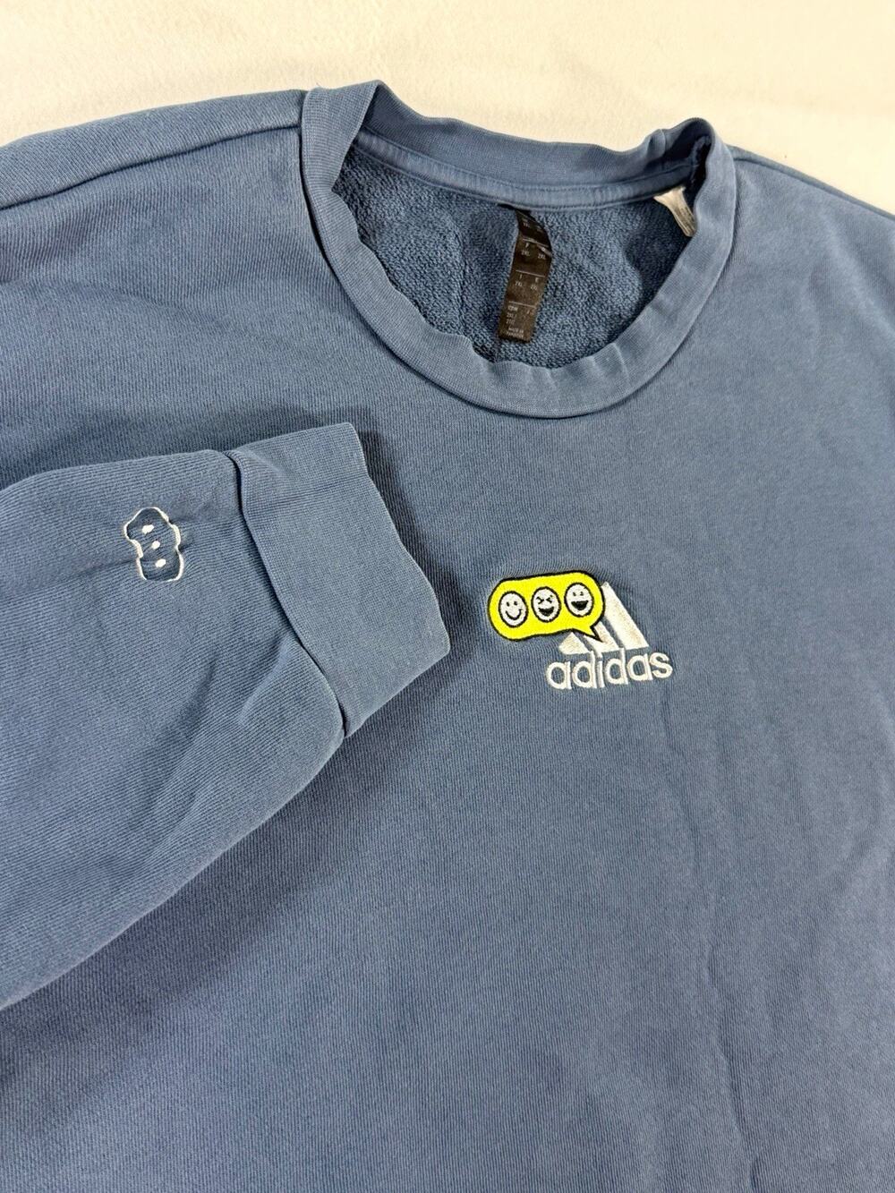 Adidas 2XL Blue Smiley Embroidered Crewneck Sweatshirt
